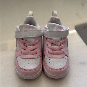 Nike Kids Sneakers in Pink and White baby 6.5